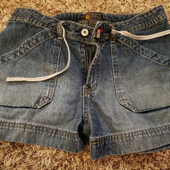 Shorts - Picture 1 of 3